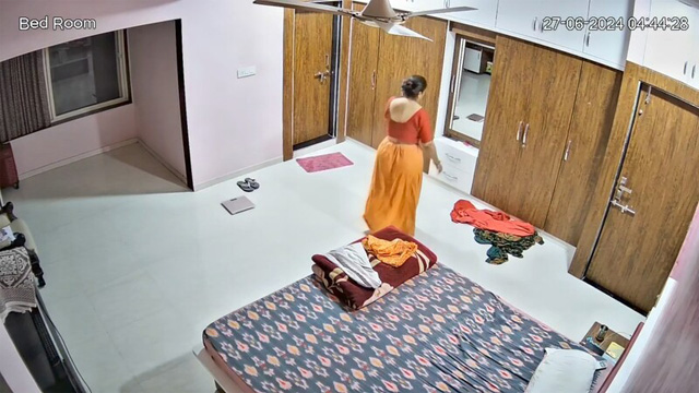 Desi Big Ass Aunty – Boobs Captured Cctv Cam Spy