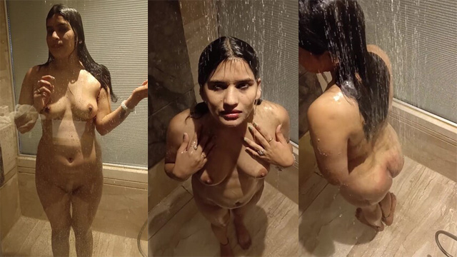 Desi Cute Bhabhi in Shower n Sucking Cock